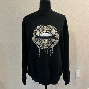 Oversized Sweatshirt with snake print lip logo